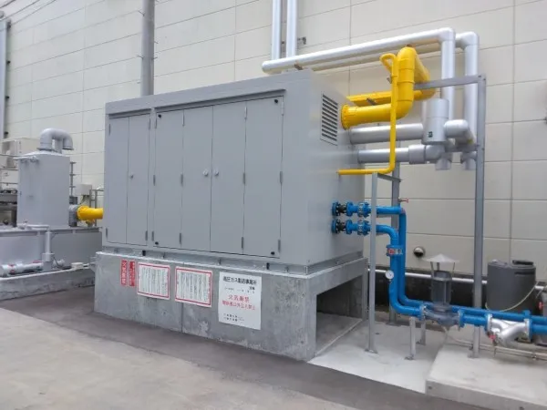 自然冷媒(アンモニア/CO₂)を使用した冷凍機(理研食品)