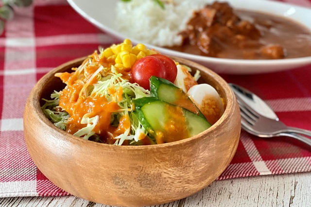 カレーにはやっぱりサラダ! カレーにはやっぱりサラダ!
