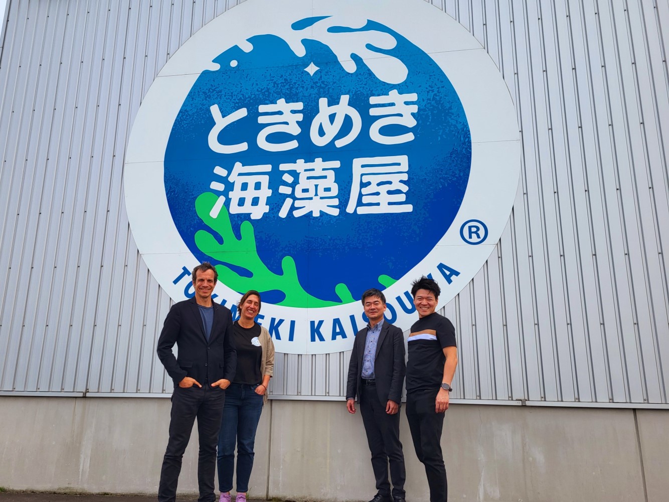 ゆりあげファクトリーでの集合写真