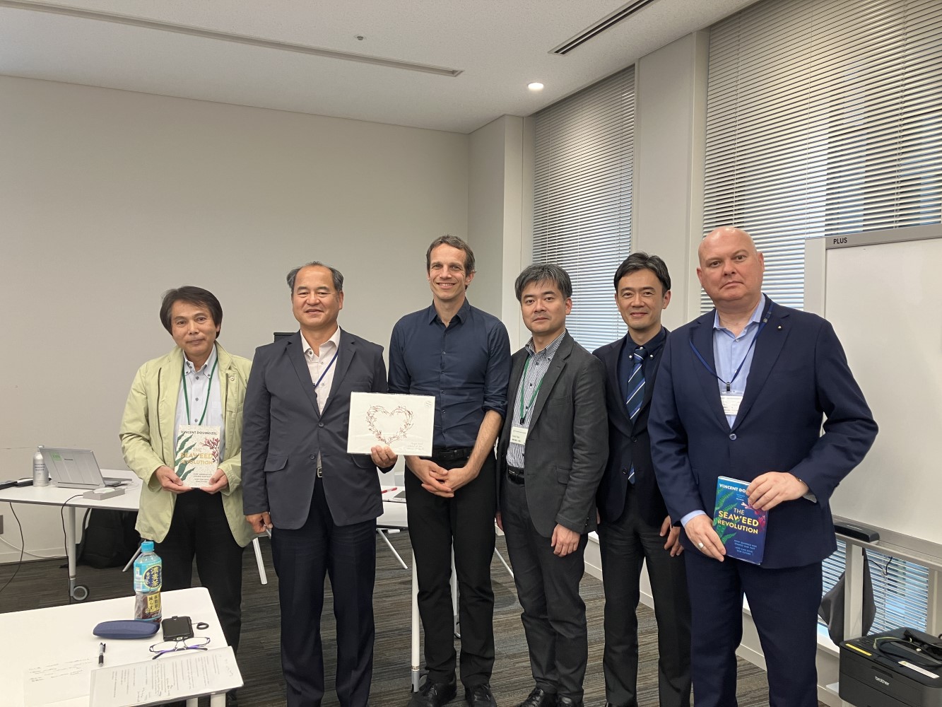 パネリストと後援者