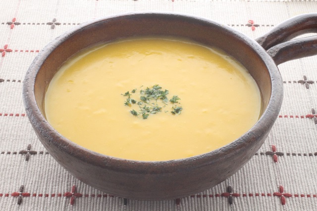 肌寒い季節には定番のスープがおすすめ