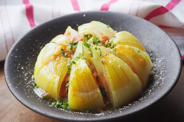 電子レンジで手軽にできるアレンジメニュー とろとろ新玉ねぎ(料理)の写真