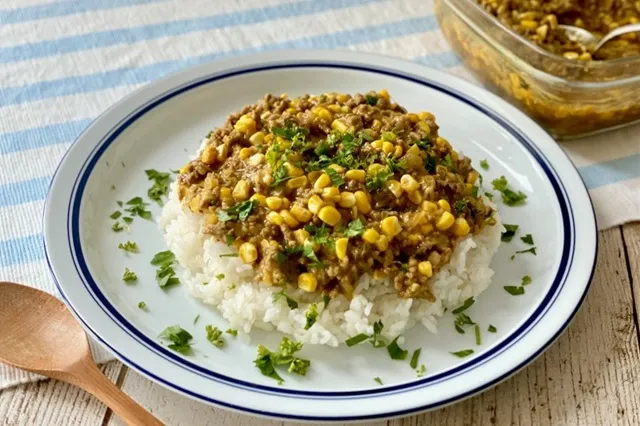 レンジでお手軽とうもろこしのチーズキーマカレーの写真