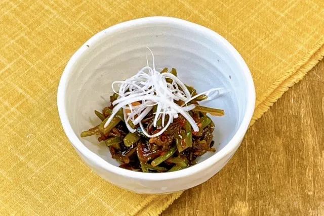 腸活　もずくとわかめのピリ辛和え