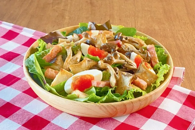 洋食屋さんのきのこサラダ