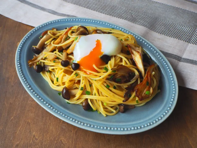 たっぷりきのこと温玉のスパゲッティ