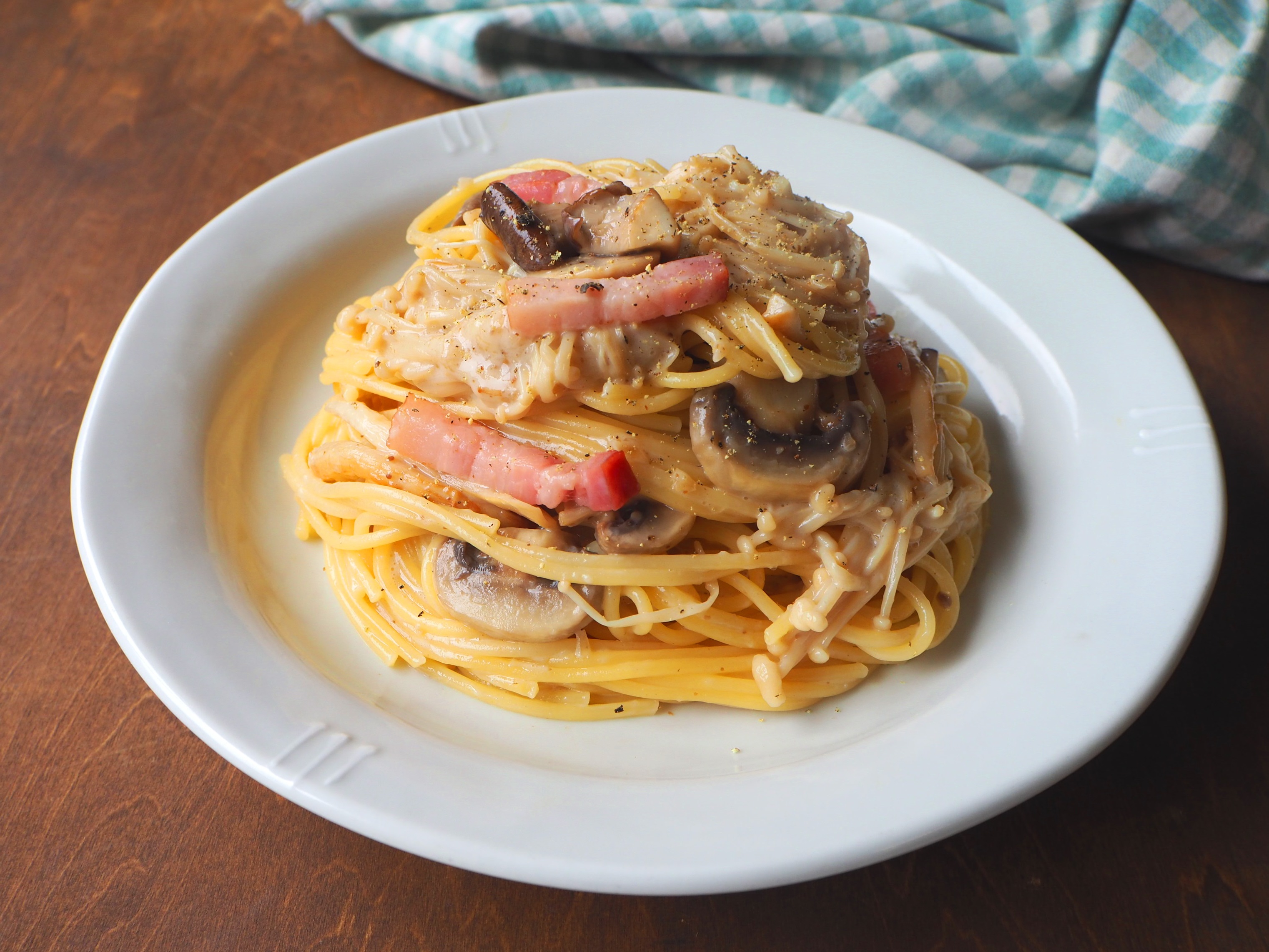 きのことベーコンのあめ玉クリームパスタ きのことベーコンのあめ玉クリームパスタ