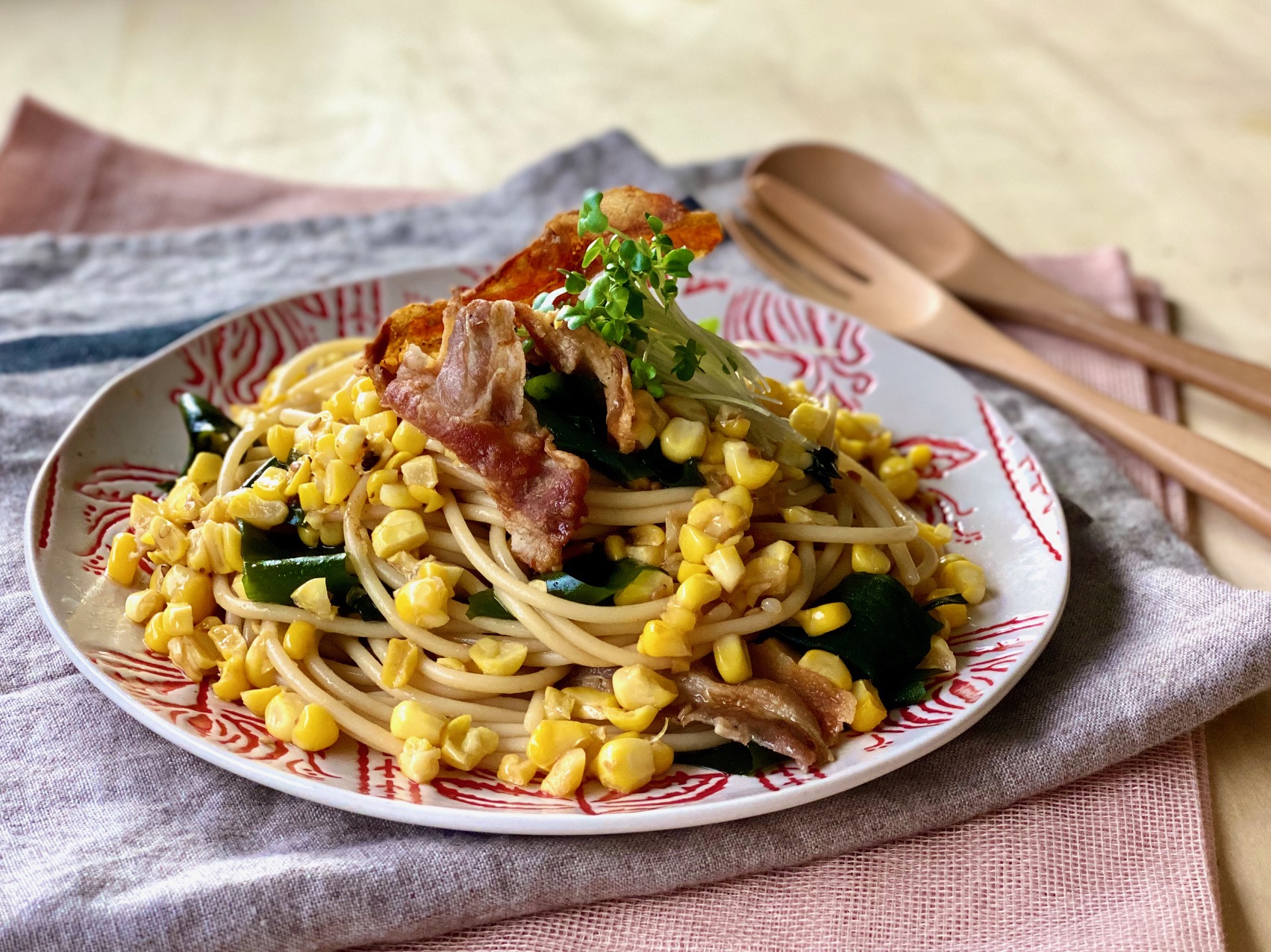 とうもろこしとカリカリ豚肉の冷製パスタ