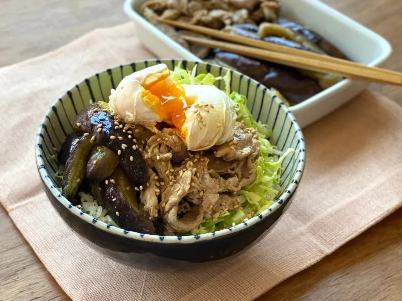 『リケンのノンオイル 青じそ』使用レシピ「味しみ豚なす丼」