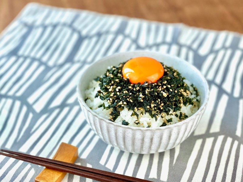 ザクザクわかめの卵かけごはん ザクザクわかめの卵かけごはん