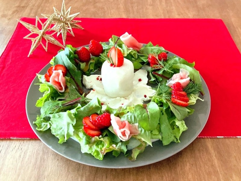 いちごと生ハムのクリスマスリースサラダ いちごと生ハムのクリスマスリースサラダ