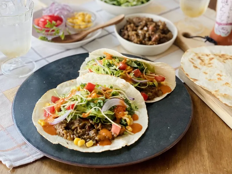 キーマカレーのサラダタコス