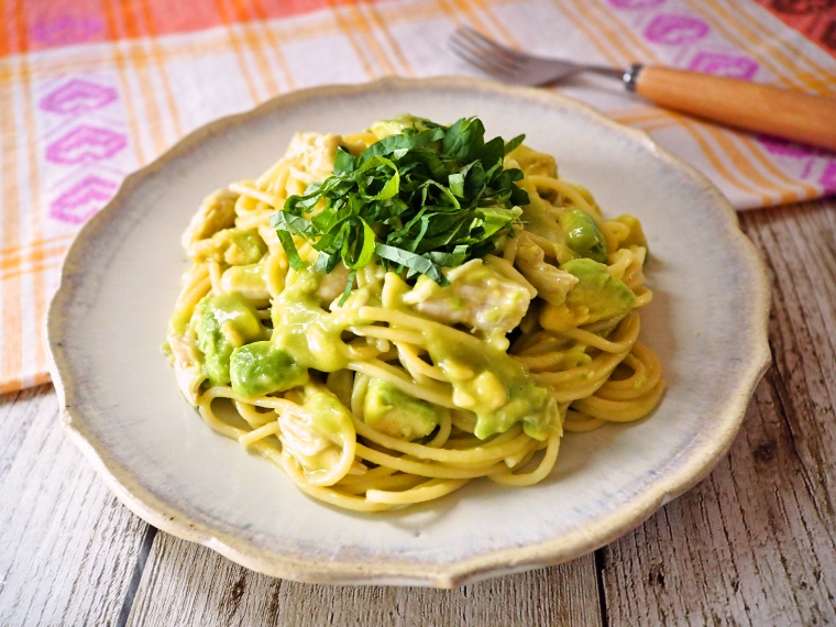 ささみとアボカドの梅わさパスタ