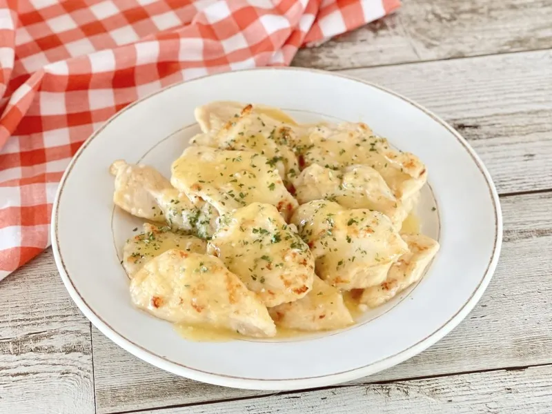 鶏むね肉のガーリックバター