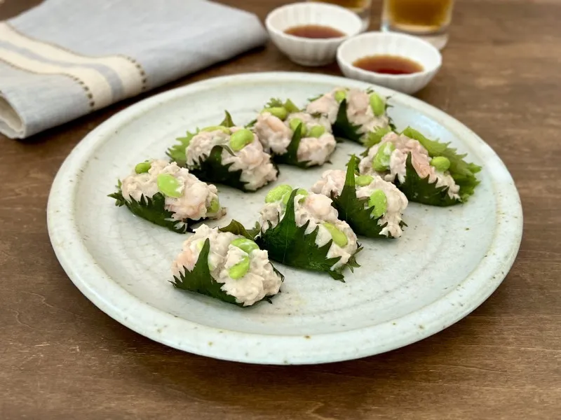 『リケンのノンオイル 青じそ』をつけだれにしたおススメレシピ「えびと枝豆の大葉シュウマイ」