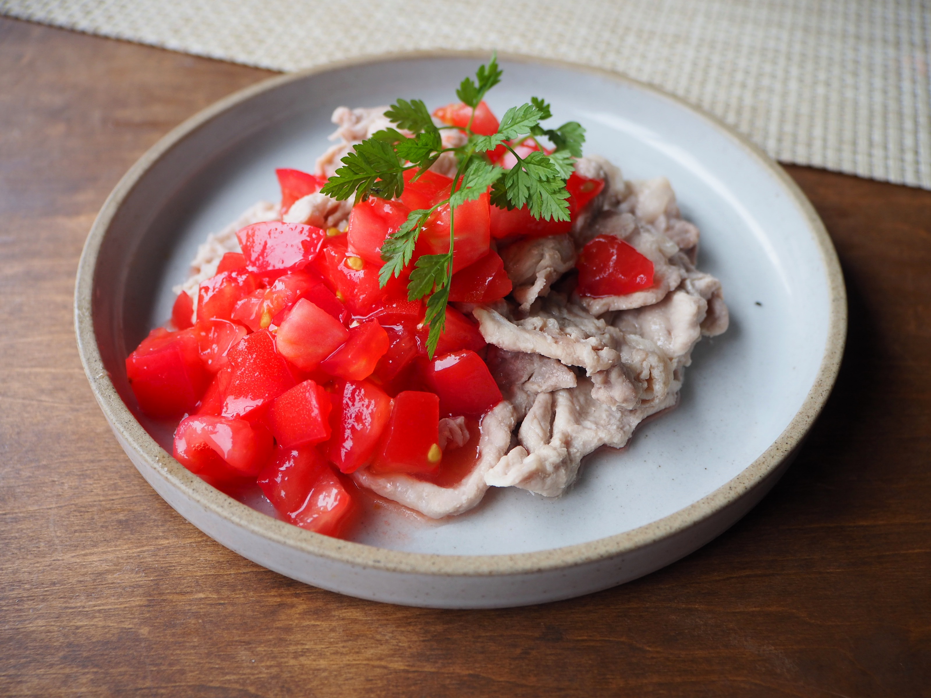 レンチン豚しゃぶの塩レモントマトがけ | レシピ | 理研ビタミン株式会社