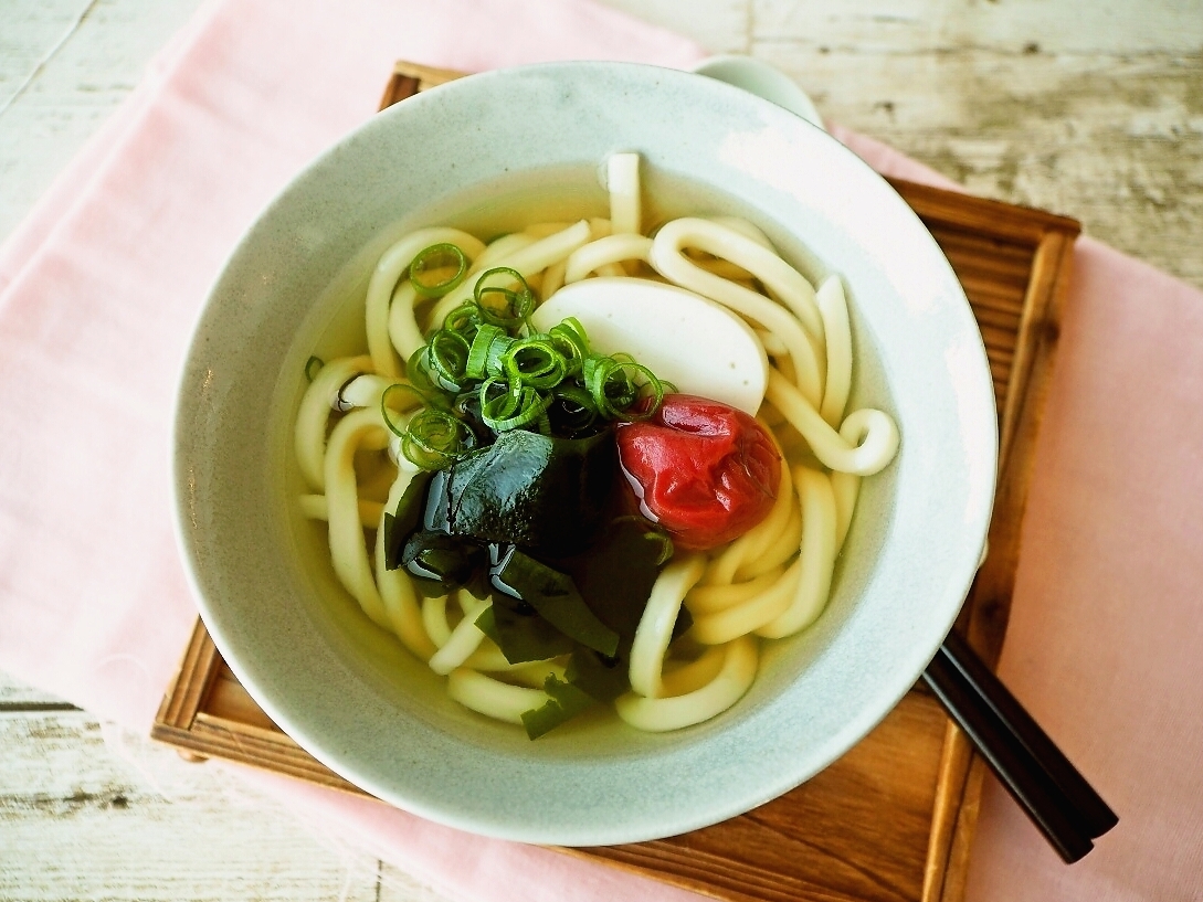 梅わかめうどん 梅わかめうどん